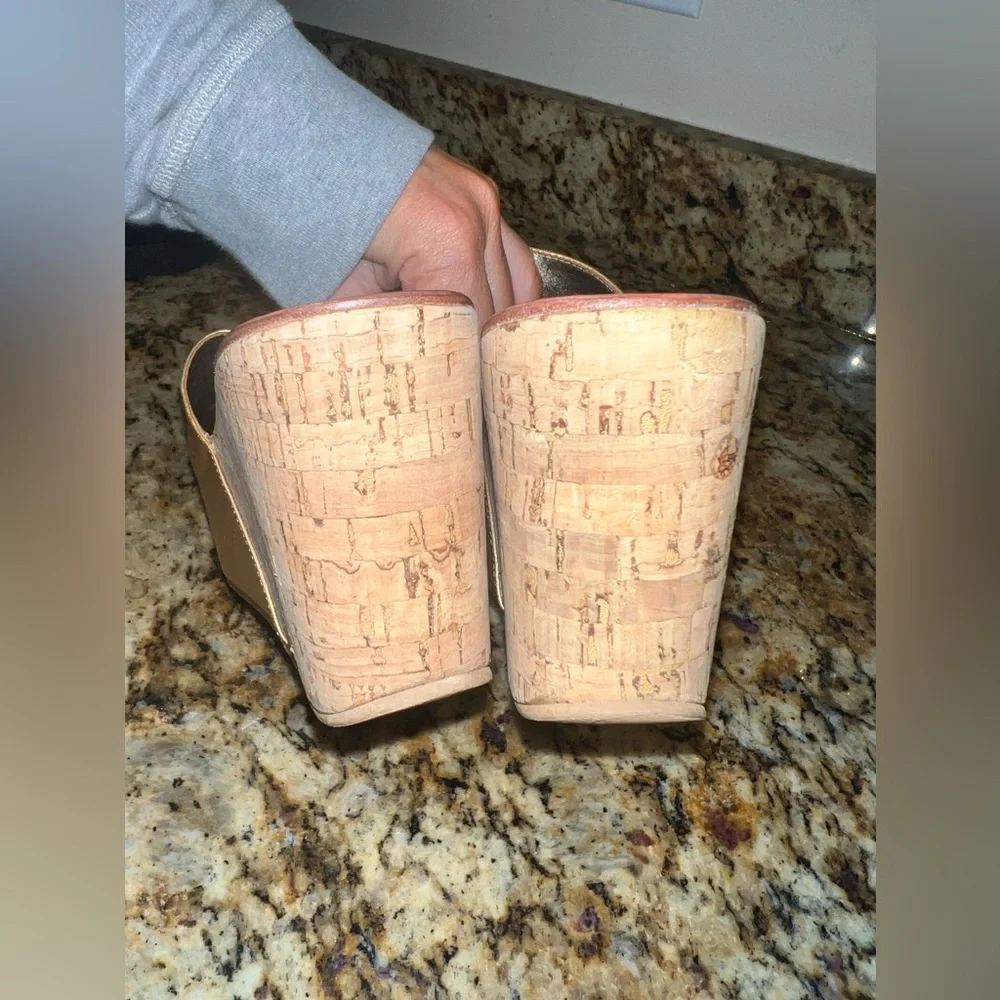 Diane Von Furstenberg DVF Metallic Gold Leather Slide Cork Wedge Sandals 9M - Picture 3 of 10